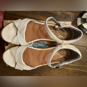 TOMS Women's off-white Espadrille Sandals 7.5